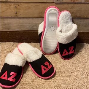 DELTA ZETA BRAND NEW SLIPPERS FOR BIG/LITTLE